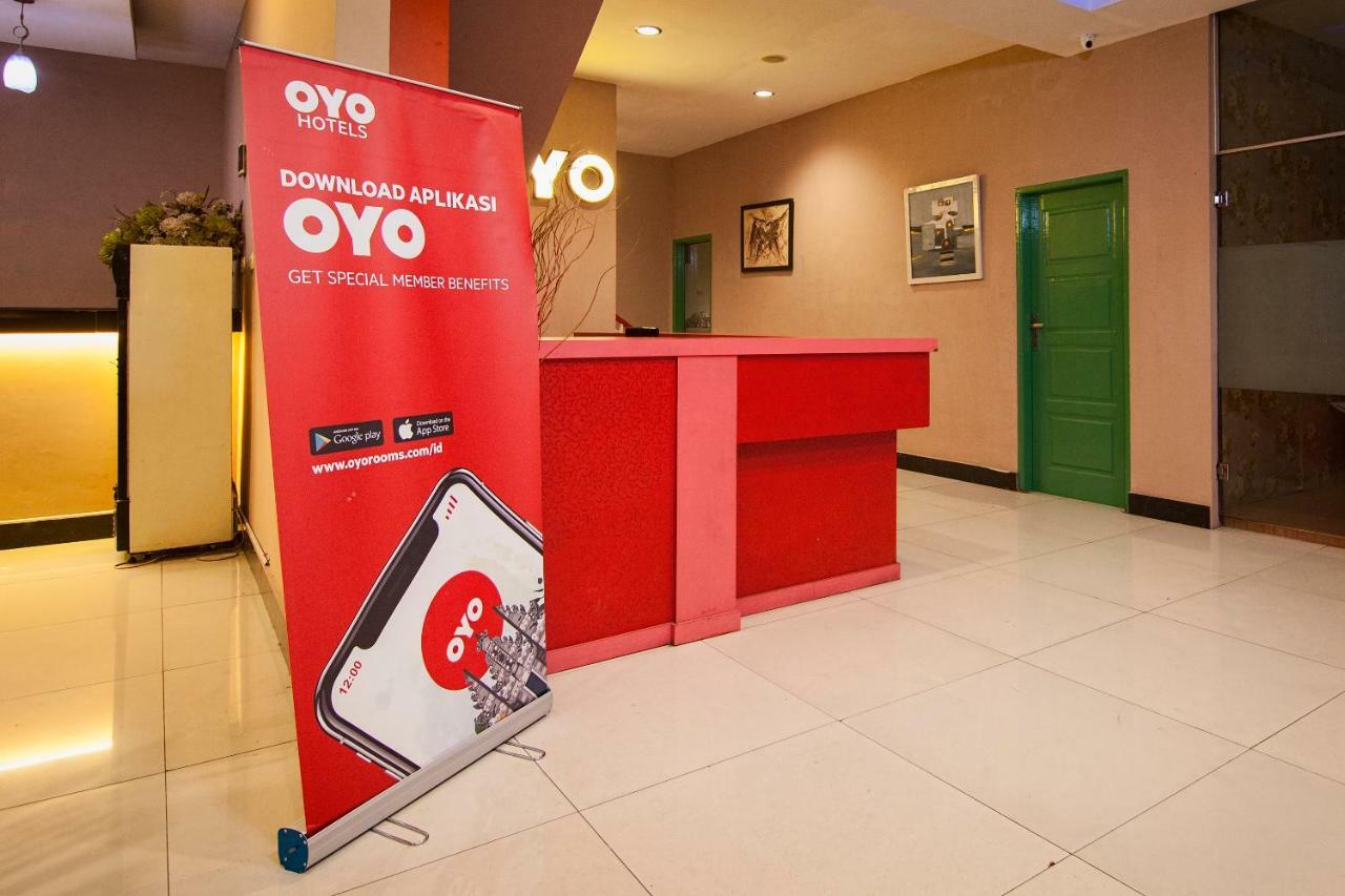 Oyo 529 Hotel Paninda Медан Экстерьер фото