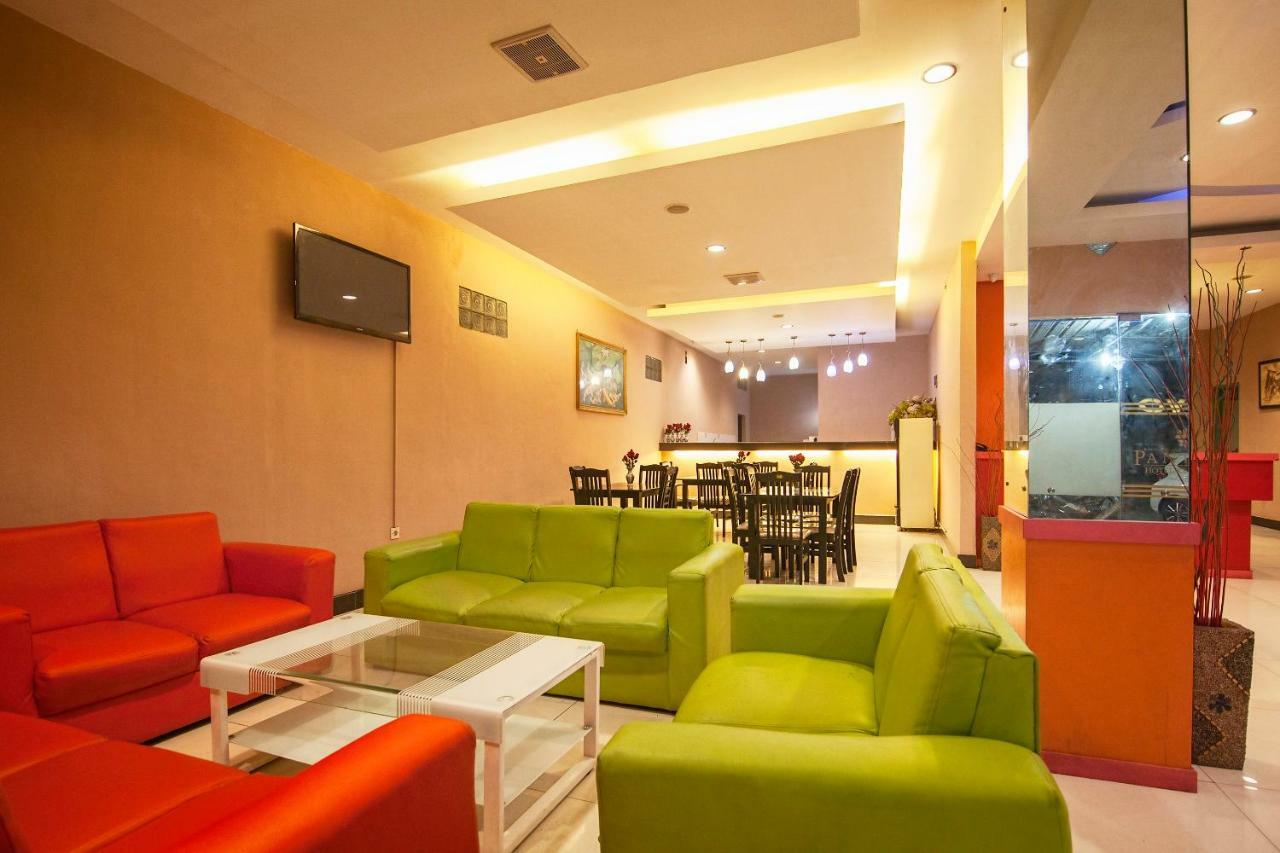 Oyo 529 Hotel Paninda Медан Экстерьер фото