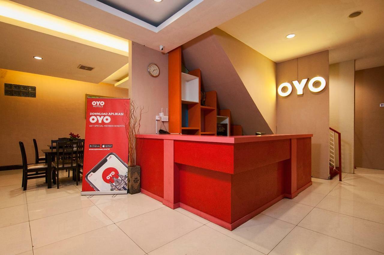 Oyo 529 Hotel Paninda Медан Экстерьер фото
