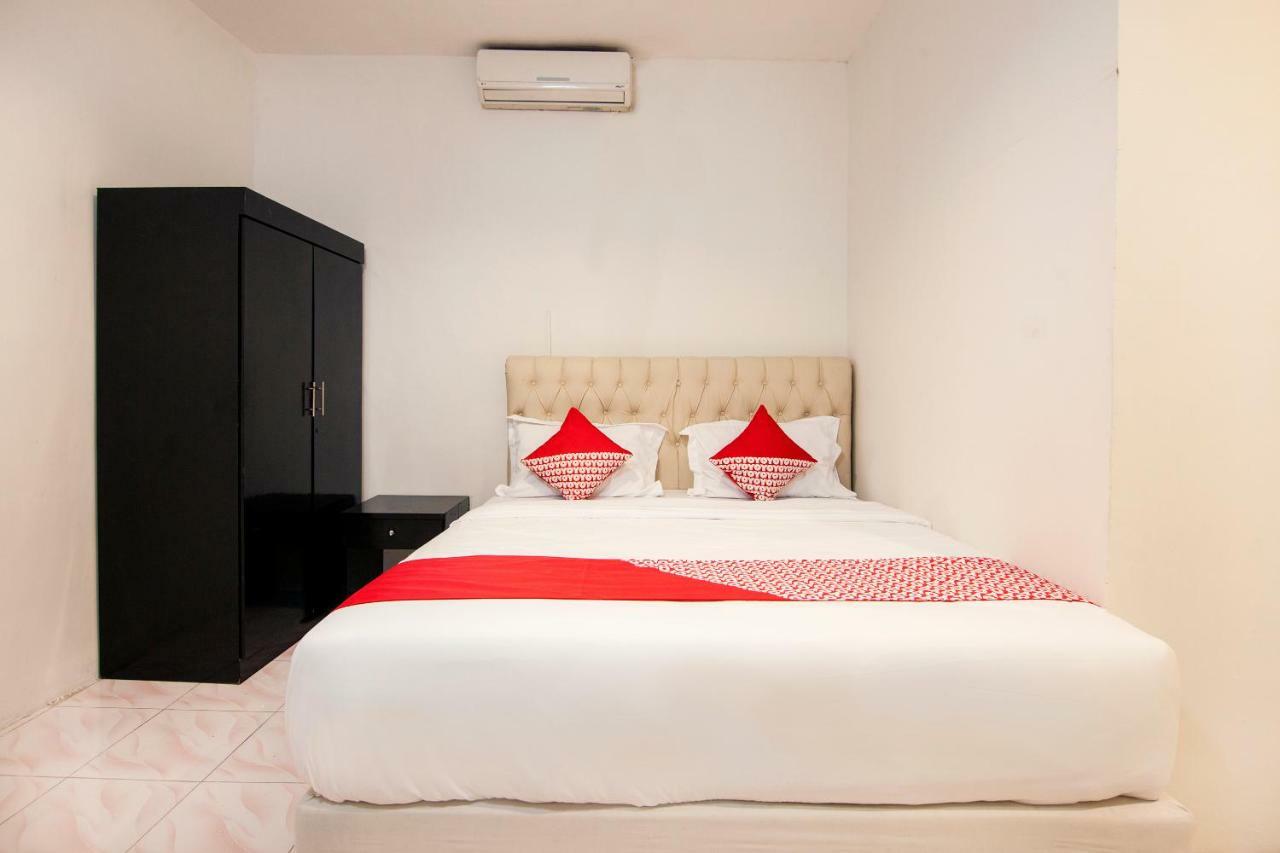 Oyo 529 Hotel Paninda Медан Экстерьер фото